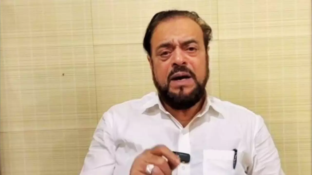 अबू आजमी ने फडणवीस को लिखा पत्र, आधार कार्ड से जुड़ी गंभीर समस्याओं पर तत्काल कार्यवाही की मांग की