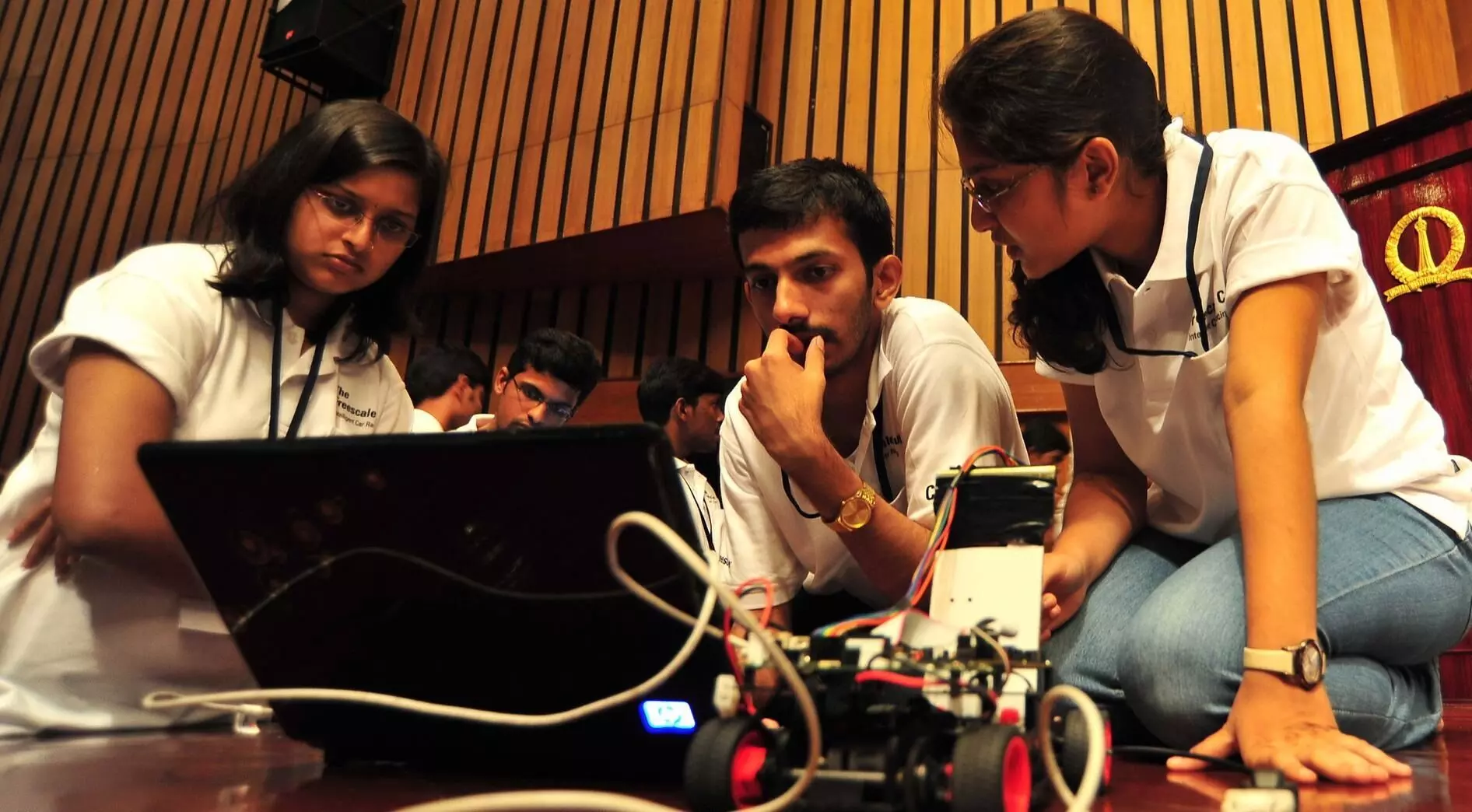 अमेरिका, कनाडा पीछे छूटे, अब पढ़ाई के लिए कहां जा रहे भारतीय?