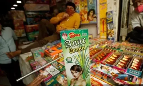 सामान्य पटाखे बनाम ग्रीन पटाखे