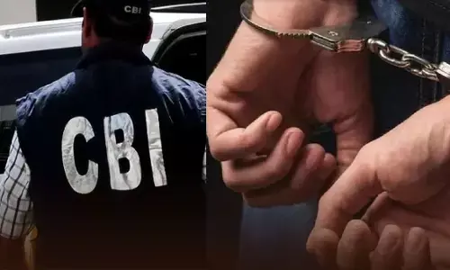 सीबीआई का बड़ा एक्शन, नासिक सीजीएसटी अधीक्षक रिश्वत लेते गिरफ्तार सीबीआई का बड़ा एक्शन, नासिक सीजीएसटी अधीक्षक रिश्वत लेते गिरफ्तार