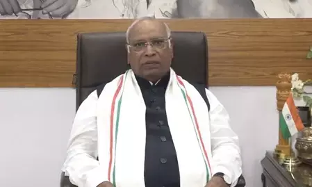 सीडब्ल्यूसी की सदस्य अंबिका सोनी के पति उदय सोनी का निधन, खरगे ने जताया शोक सीडब्ल्यूसी की सदस्य अंबिका सोनी के पति उदय सोनी का निधन, खरगे ने जताया शोक