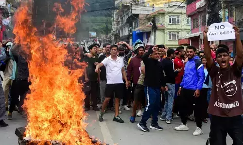 जेन-जी प्रदर्शन: इतने गुस्से में क्यों हैं एशिया के नौजवान?