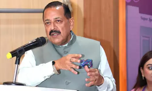 केंद्रीय मंत्री जितेंद्र सिंह ने राष्ट्रपति द्रौपदी मुर्मू से की मुलाकात, दीपावली की दीं शुभकामनाएं केंद्रीय मंत्री जितेंद्र सिंह ने राष्ट्रपति द्रौपदी मुर्मू से की मुलाकात, दीपावली की दीं शुभकामनाएं