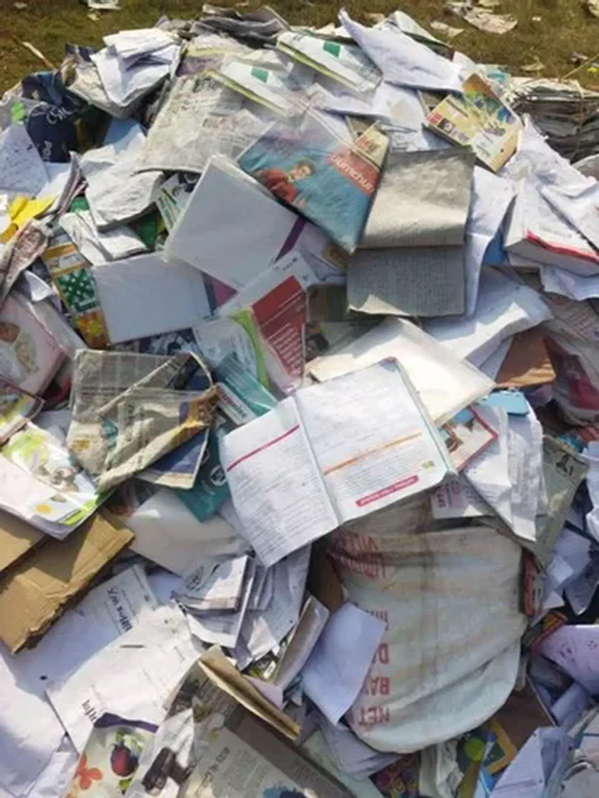 साहित्यकार के घर की रद्दी