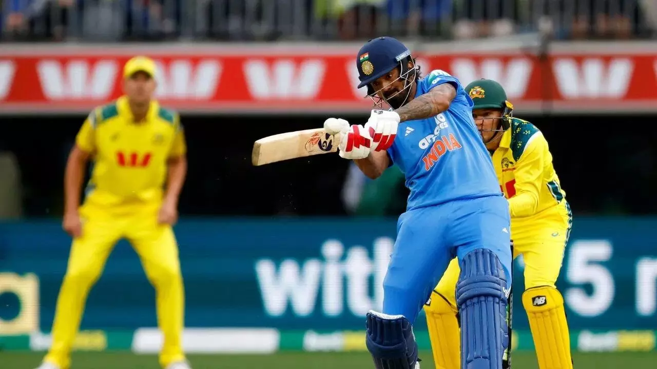 भारत ने ऑस्ट्रेलिया के खिलाफ पहले वनडे मैच में बनाए 136 रन