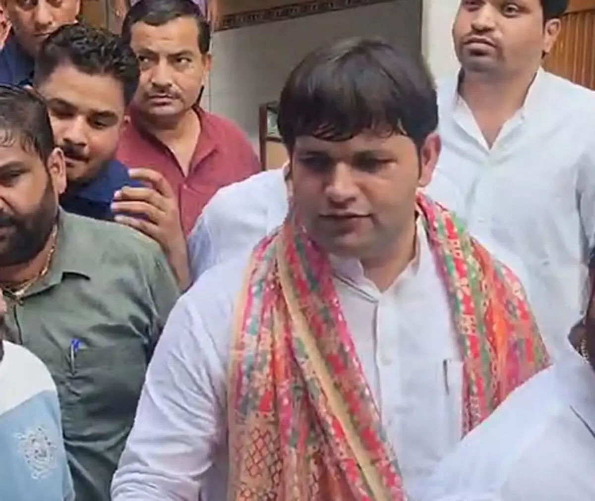 पलवल बाजार में पहुंचे मंत्री गौरव गौतम, व्यापारियों को दी शुभकामनाएं पलवल बाजार में पहुंचे मंत्री गौरव गौतम, व्यापारियों को दी शुभकामनाएं