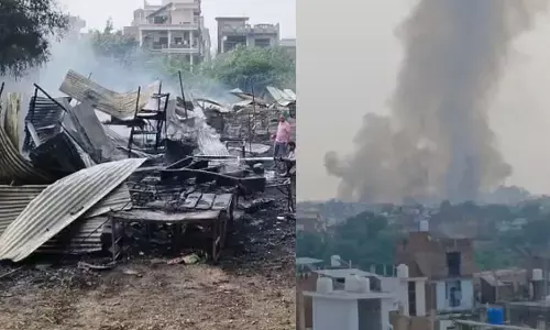 फतेहपुर पटाखा मंडी में भीषण आग, 70 दुकानें खाक, करोड़ों का नुकसान