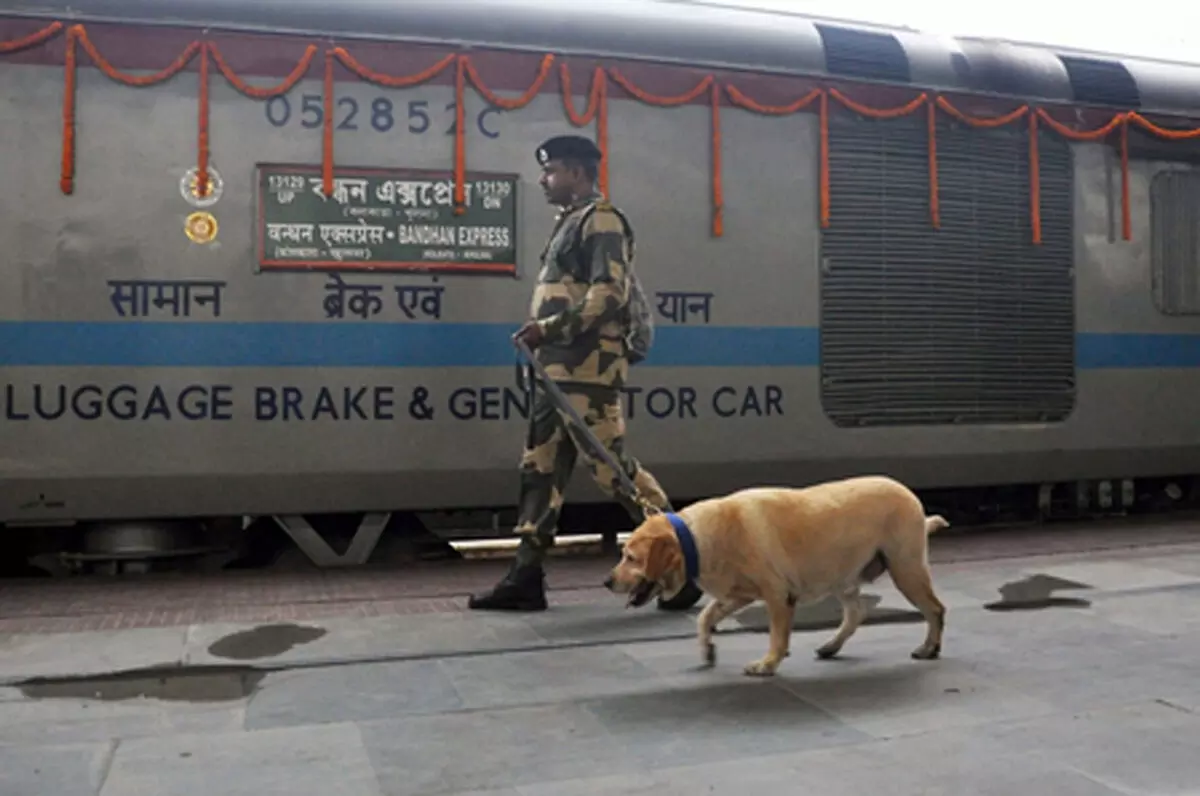 पश्चिम बंगाल : मालदा रेलवे मंडल में सुरक्षा का व्यापक इंतजाम, भीड़ प्रबंधन पर विशेष ध्यान