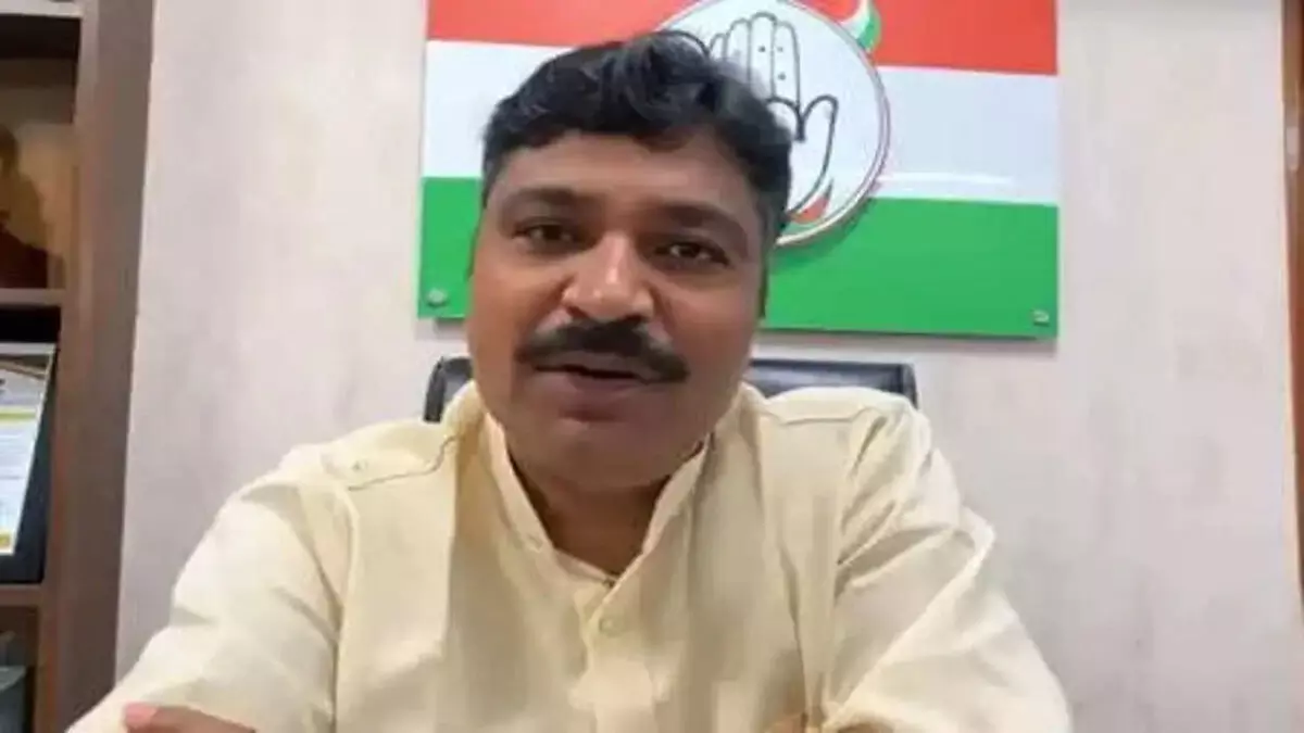 जबरदस्ती बुलाए गए लोग, फिर भी खाली रही कुर्सियां : टीकाराम जूली