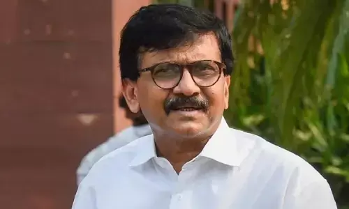 संजय राउत ने फर्जी वोटरों के खिलाफ कड़ी कार्रवाई की मांग की, बोले -हमने कभी-भी चुनाव का विरोध नहीं किया संजय राउत ने फर्जी वोटरों के खिलाफ कड़ी कार्रवाई की मांग की, बोले -हमने कभी-भी चुनाव का विरोध नहीं किया