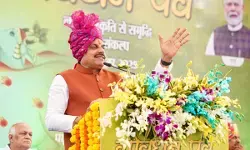 मोहन यादव ने गोवर्धन पूजा में लिया हिस्सा, कहा- गौ-संरक्षण के लिए सरकार प्रतिबद्ध मोहन यादव ने गोवर्धन पूजा में लिया हिस्सा, कहा- गौ-संरक्षण के लिए सरकार प्रतिबद्ध