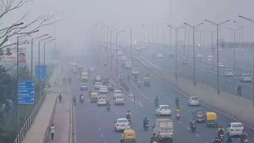 दिवाली के बाद दिल्ली की हवा हुई जहरीली, कई इलाकों में एयूआई 400 के पार दिवाली के बाद दिल्ली की हवा हुई जहरीली, कई इलाकों में एयूआई 400 के पार