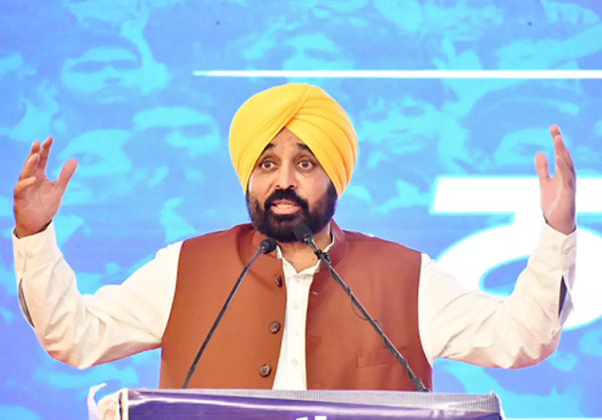 मुख्यमंत्री ने डी.आई.जी. भुल्लर को किया निलंबित; भ्रष्टाचार के प्रति ‘जीरो टॉलरेंस’ नीति दोहराई