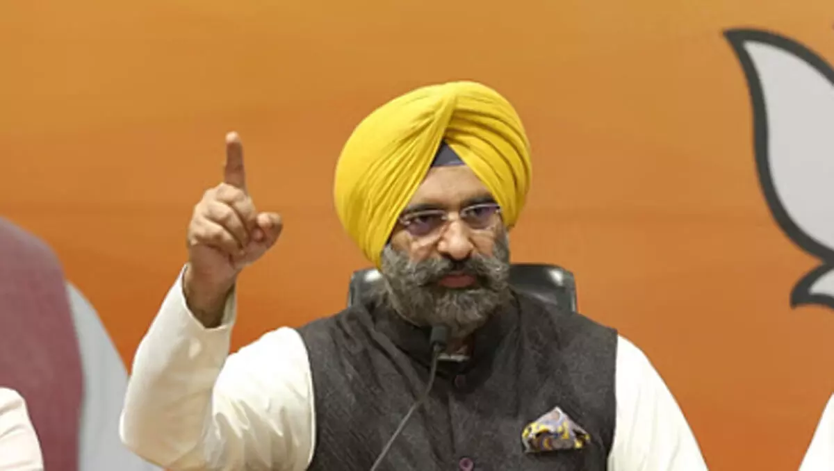 पंजाब सरकार दिल्ली की हवा को प्रदूषित कर रही है : मनजिंदर सिंह सिरसा