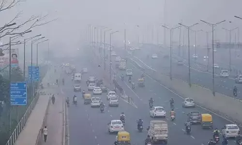 दिवाली के बाद दिल्ली की हवा हुई जहरीली, कई इलाकों में एयूआई 400 के पार