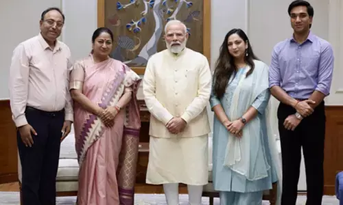 सीएम रेखा गुप्ता ने पीएम मोदी से लिया आशीर्वाद, दिल्ली विकास पर हुई चर्चा