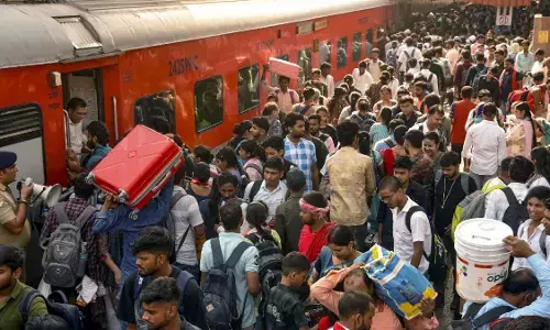 त्योहार के मौसम में सफर