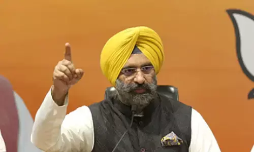 पंजाब सरकार दिल्ली की हवा को प्रदूषित कर रही है : मनजिंदर सिंह सिरसा पंजाब सरकार दिल्ली की हवा को प्रदूषित कर रही है : मनजिंदर सिंह सिरसा