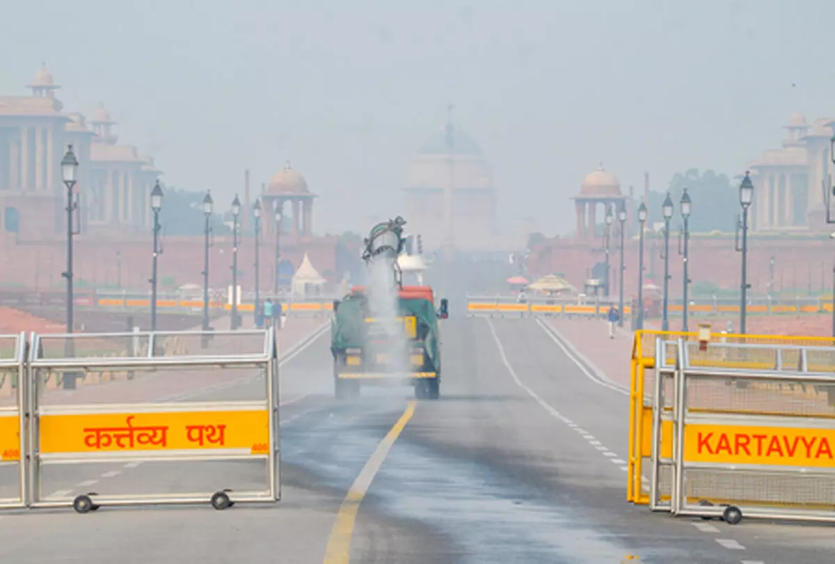 दीपावली के बाद धुंध से दिल्ली का दम घुटा, वायु गुणवत्ता ‘बेहद खराब’ स्तर पर दीपावली के बाद धुंध से दिल्ली का दम घुटा, वायु गुणवत्ता ‘बेहद खराब’ स्तर पर