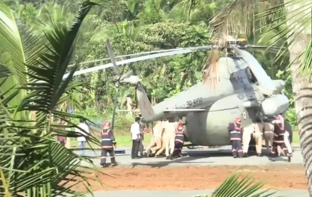 बाल बाल बचीं राष्ट्रपति मुर्मू , प्रमदम स्टेडियम में हेलीकॉप्टर के उतरते वक्त हैलीपेड धंसा, कोई नुकसान नहीं बाल बाल बचीं राष्ट्रपति मुर्मू , प्रमदम स्टेडियम में हेलीकॉप्टर के उतरते वक्त हैलीपेड धंसा, कोई नुकसान नहीं