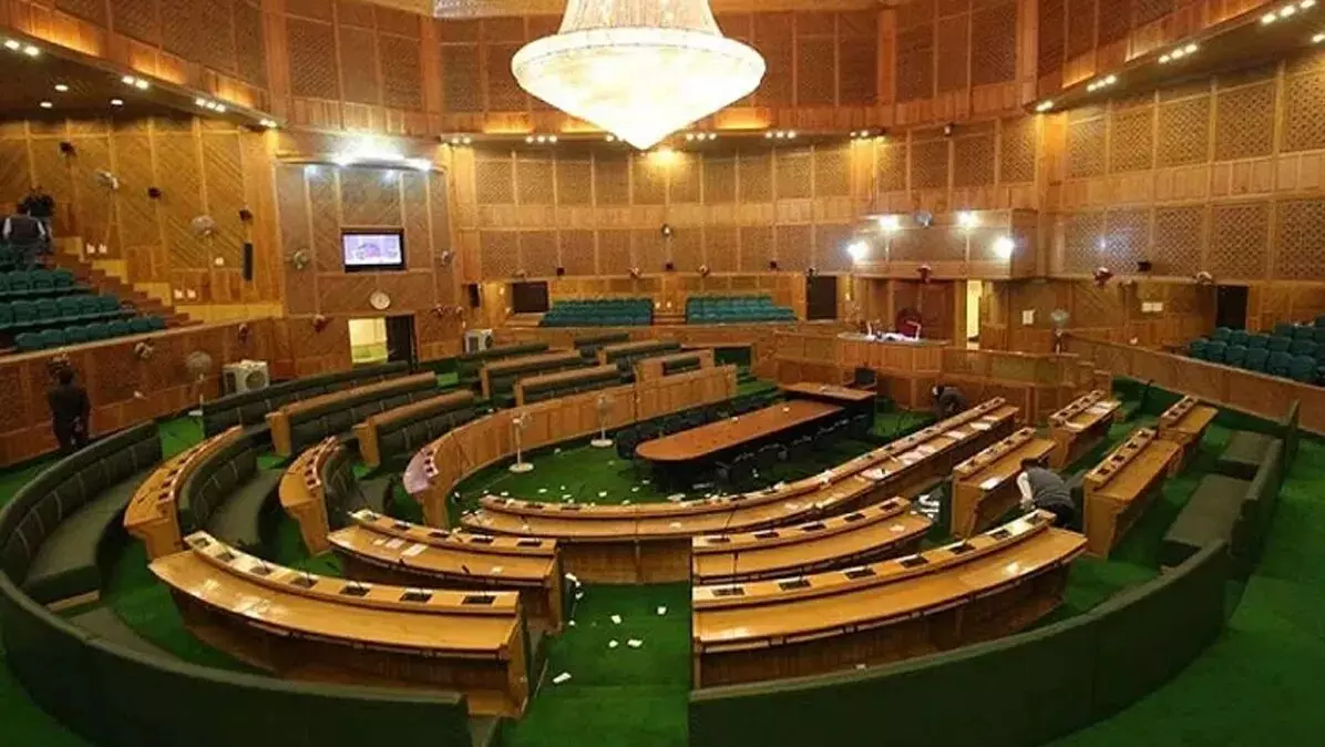 जम्मू कश्मीर के विधानसभा सत्र के हंगामेदार रहने के आसार , सरकार से चुनावी वादों का जवाब मांगेगा विपक्ष