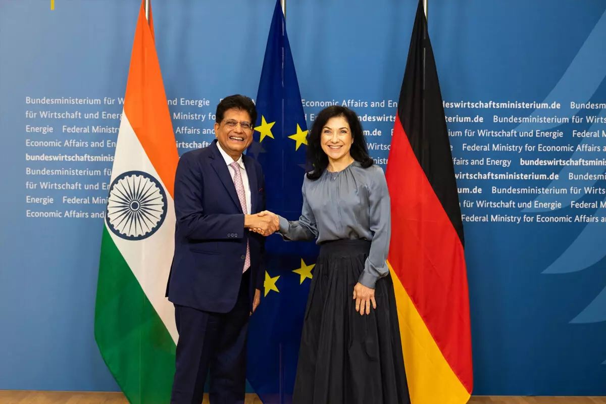 पीयूष गोयल जर्मनी की मंत्री कैथरीना रीचे से मिले; ग्रीन एनर्जी, टेक्नोलॉजी और डिफेंस पर हुई बातचीत पीयूष गोयल जर्मनी की मंत्री कैथरीना रीचे से मिले; ग्रीन एनर्जी, टेक्नोलॉजी और डिफेंस पर हुई बातचीत