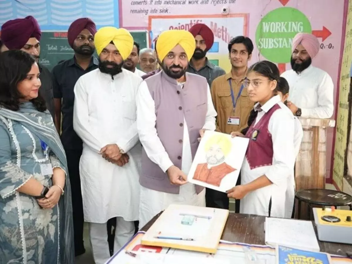 युवाओं को नौकरी मांगने वाला नहीं, नौकरी देने में सक्षम बनाएंगे - मुख्यमंत्री युवाओं को नौकरी मांगने वाला नहीं, नौकरी देने में सक्षम बनाएंगे - मुख्यमंत्री