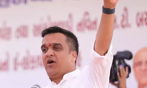 अमित शाह के जन्मदिन पर गांधीनगर में स्वच्छता सेवकों को मिला सम्मान अमित शाह के जन्मदिन पर गांधीनगर में स्वच्छता सेवकों को मिला सम्मान