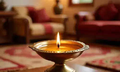 घी का दीपक : सिर्फ भगवान को प्रसन्न करने के लिए नहीं, सेहत के लिए भी है फायदेमंद