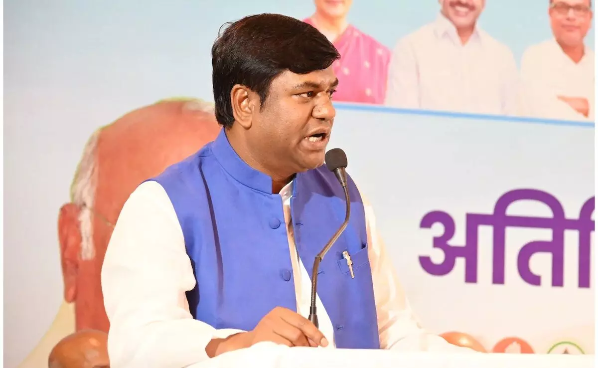 मल्लाह के बेटे के उपमुख्यमंत्री बनने से भाजपा को इतनी तकलीफ क्यों : मुकेश सहनी मल्लाह के बेटे के उपमुख्यमंत्री बनने से भाजपा को इतनी तकलीफ क्यों : मुकेश सहनी