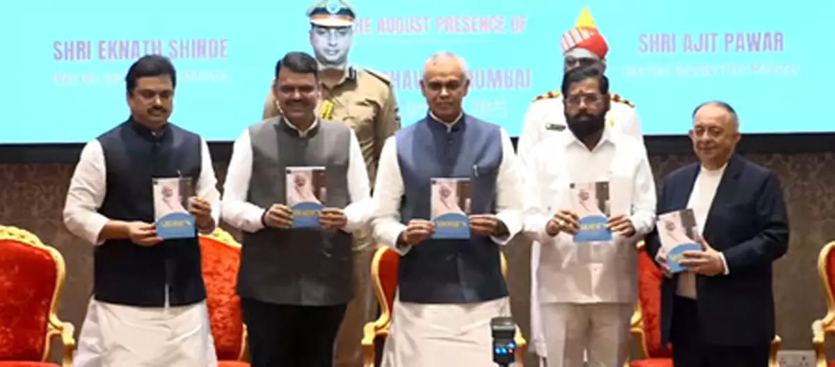 मोदीज मिशन पुस्तक का भव्य विमोचन, सीएम-डिप्टी सीएम ने की सराहना मोदीज मिशन पुस्तक का भव्य विमोचन, सीएम-डिप्टी सीएम ने की सराहना