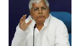 लालू यादव ने केंद्र सरकार पर साधा निशाना, कहा - छठ पर ट्रेन चलवाने की बात सफेद झूठ लालू यादव ने केंद्र सरकार पर साधा निशाना, कहा - छठ पर ट्रेन चलवाने की बात सफेद झूठ