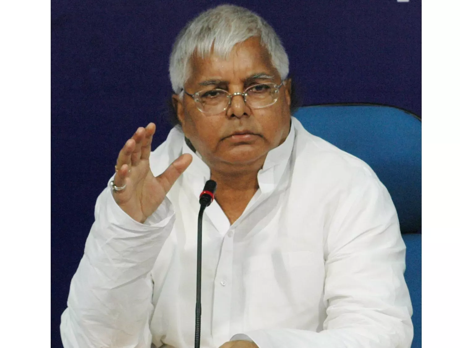 लालू यादव ने केंद्र सरकार पर साधा निशाना, कहा - छठ पर ट्रेन चलवाने की बात सफेद झूठ लालू यादव ने केंद्र सरकार पर साधा निशाना, कहा - छठ पर ट्रेन चलवाने की बात सफेद झूठ