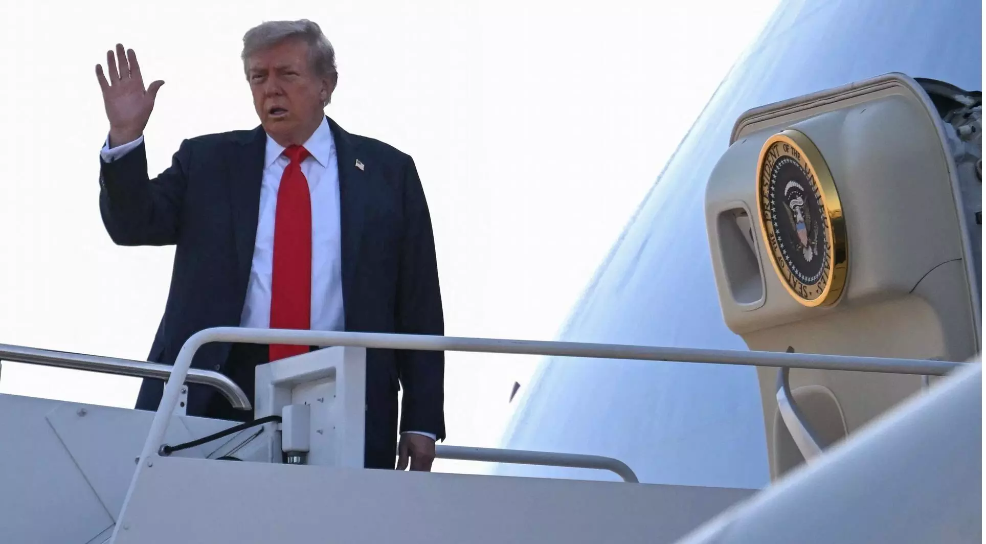 एशिया दौरे पर डोनाल्ड ट्रंप, शी जिनपिंग से मुलाकात पर सस्पेंस बरकरार