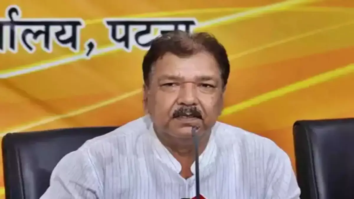 छठ पर्व पर ट्रेन विवाद: लालू पर भाजपा का पलटवार, कहा- जनता को कर रहे गुमराह छठ पर्व पर ट्रेन विवाद: लालू पर भाजपा का पलटवार, कहा- जनता को कर रहे गुमराह