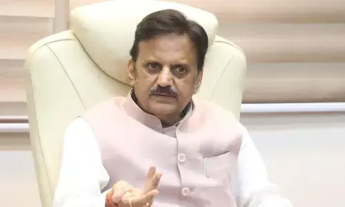 मध्य प्रदेश में बॉन्ड भरकर गैर हाजिर रहने वाले चिकित्सकों पर होगी कार्रवाई : राजेंद्र शुक्ल
