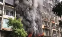 मुंबई : कांदिवली की इमारत में लगी भीषण आग, 8 घायल, 3 की हालत गंभीर, आईसीयू में भर्ती