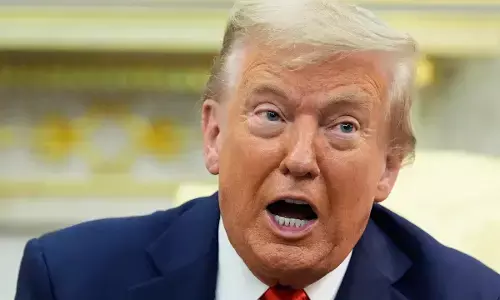 खुद को पीस प्रेसिडेंट बताने वाले अमेरिकी राष्ट्रपति ट्रंप ने वेनेजुएला के खिलाफ क्यों अपनाया आक्रामक रवैया? खुद को पीस प्रेसिडेंट बताने वाले अमेरिकी राष्ट्रपति ट्रंप ने वेनेजुएला के खिलाफ क्यों अपनाया आक्रामक रवैया?