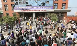 बांग्लादेश: दो यूनिवर्सिटी के छात्रों के बीच हिंसक झड़प, हमले, तोड़फोड़ और आगजनी से हुआ भारी नुकसान, 50 स्टूडेंट घायल