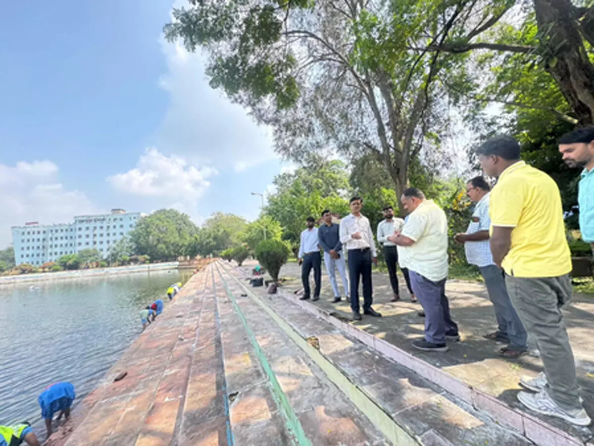 झारखंड में छठ महापर्व की धूम, घाटों पर सुरक्षा के लिए 10 हजार से अधिक अतिरिक्त जवानों की तैनाती झारखंड में छठ महापर्व की धूम, घाटों पर सुरक्षा के लिए 10 हजार से अधिक अतिरिक्त जवानों की तैनाती
