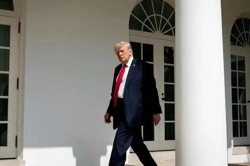 छह दिवसीय एशियाई यात्रा पर ट्रंप, जापान के लिए हुए रवाना, पहली महिला पीएम ताकाइची से करेंगे मुलाकात छह दिवसीय एशियाई यात्रा पर ट्रंप, जापान के लिए हुए रवाना, पहली महिला पीएम ताकाइची से करेंगे मुलाकात