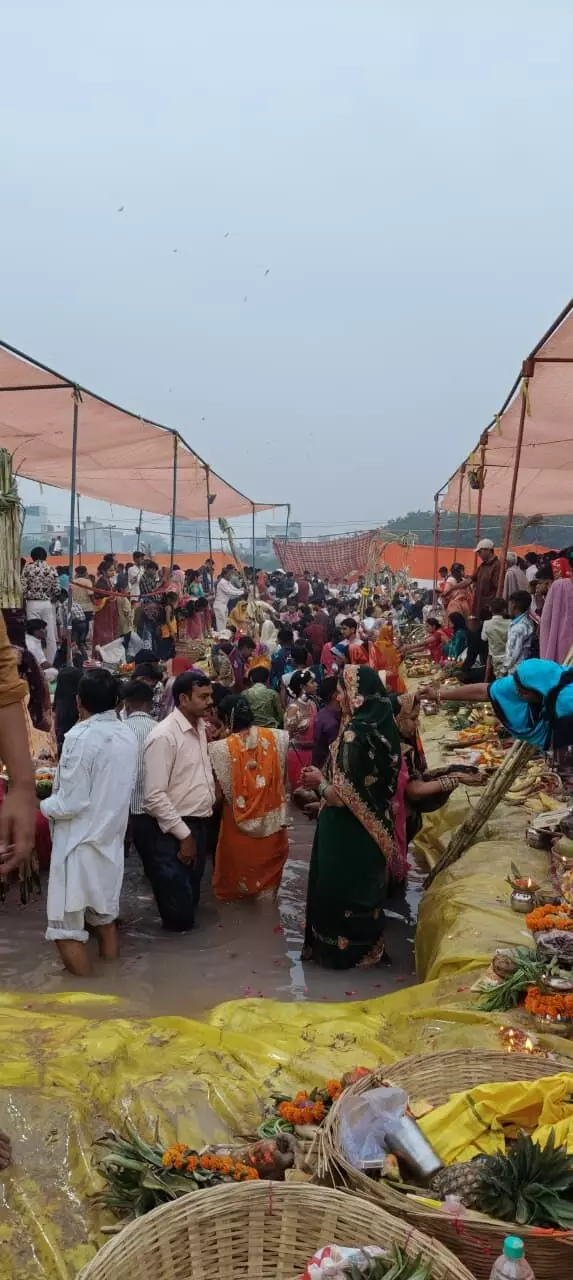 दिल्ली, बिहार और वाराणसी समेत अन्य राज्यों में उगते सूर्य को अर्घ्य देने के बाद संपन्न हुआ छठ महापर्व दिल्ली, बिहार और वाराणसी समेत अन्य राज्यों में उगते सूर्य को अर्घ्य देने के बाद संपन्न हुआ छठ महापर्व