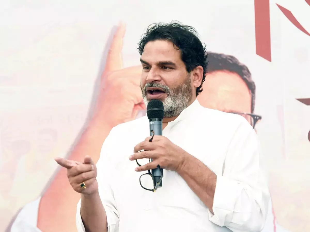 नए विवाद में फंसे प्रशांत किशोर, दो राज्यों के वोटर लिस्ट में निकला नाम नए विवाद में फंसे प्रशांत किशोर, दो राज्यों के वोटर लिस्ट में निकला नाम