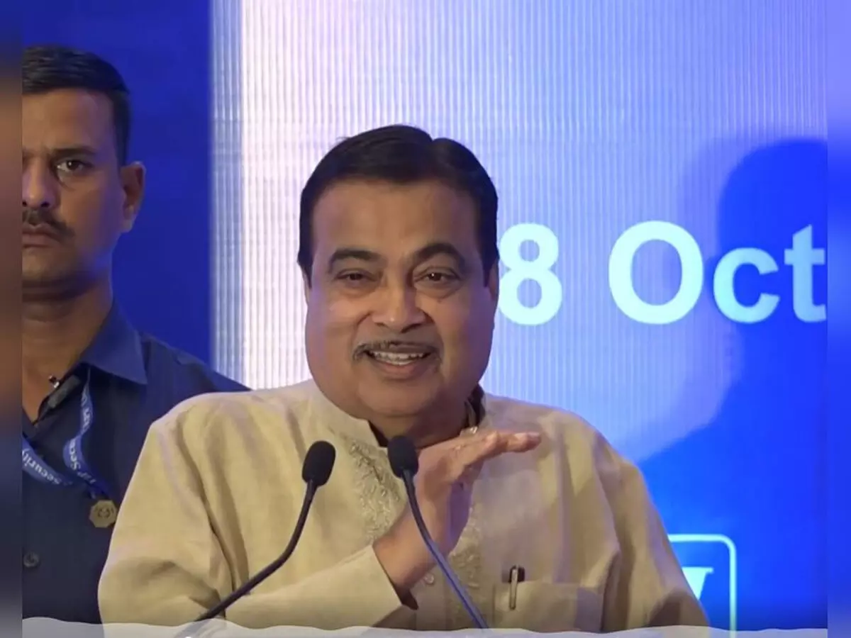 सड़क परिवहन एवं राजमार्ग मंत्रालय का वार्षिक राजस्व दो वर्षों में 1.4 लाख करोड़ रुपए होने का अनुमान : गडकरी सड़क परिवहन एवं राजमार्ग मंत्रालय का वार्षिक राजस्व दो वर्षों में 1.4 लाख करोड़ रुपए होने का अनुमान : गडकरी