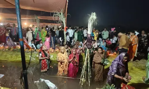 दिल्ली, बिहार और वाराणसी समेत अन्य राज्यों में उगते सूर्य को अर्घ्य देने के बाद संपन्न हुआ छठ महापर्व