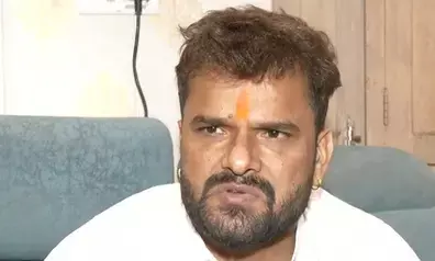 खेसारी लाल यादव ने एनडीए नेताओं पर बोला हमला, कहा - जंगलराज छोड़िए, रोजगार-पलायन पर बात क्यों नहीं करते खेसारी लाल यादव ने एनडीए नेताओं पर बोला हमला, कहा - जंगलराज छोड़िए, रोजगार-पलायन पर बात क्यों नहीं करते