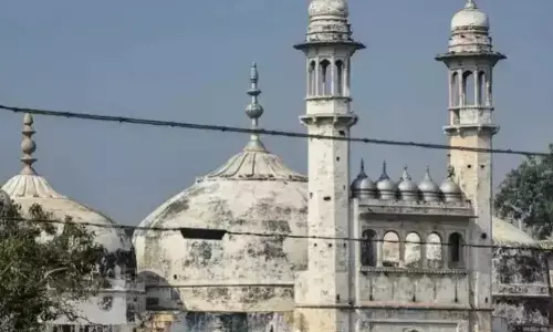 ज्ञानवापी के सील वजूखाने के ताले में लगे फटे कपड़े को बदलने के मामले में आज सुनवाई ज्ञानवापी के सील वजूखाने के ताले में लगे फटे कपड़े को बदलने के मामले में आज सुनवाई