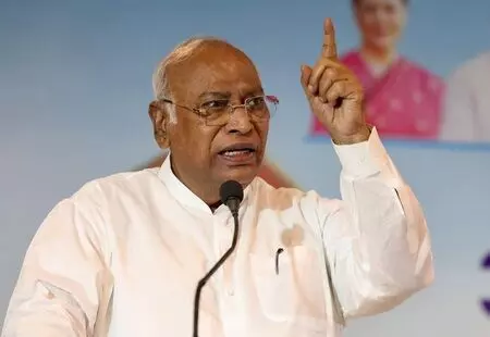 खरगे ने इंदिरा गांधी के साहस, नेतृत्व और देशभक्ति को किया याद, बताया प्रेरणा का स्रोत