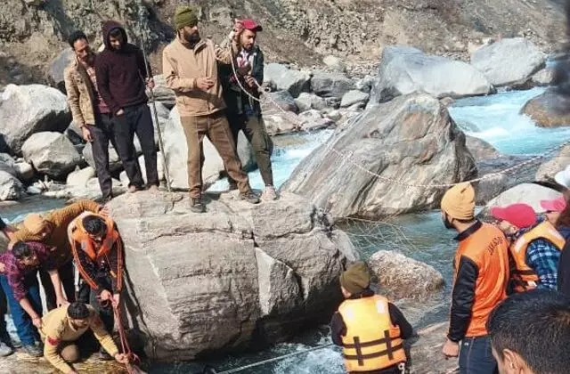 मचेल हादसे के लापता 31 लोग मृत घोषित होंगें अगले दो महीनों के भीतर, 60 की मिल चुकी हैं लाशें मचेल हादसे के लापता 31 लोग मृत घोषित होंगें अगले दो महीनों के भीतर, 60 की मिल चुकी हैं लाशें