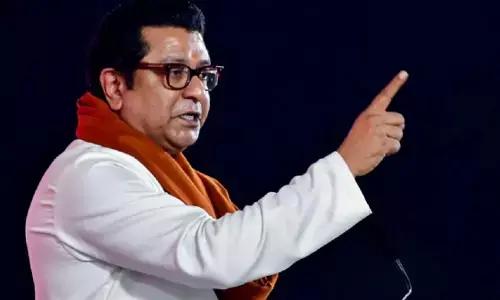 महाराष्ट्र : वोटर लिस्ट में गड़बड़ी के खिलाफ महा विकास अघाड़ी का सत्याचार मोर्चा, कानूनी कार्रवाई की दी चेतावनी महाराष्ट्र : वोटर लिस्ट में गड़बड़ी के खिलाफ महा विकास अघाड़ी का सत्याचार मोर्चा, कानूनी कार्रवाई की दी चेतावनी